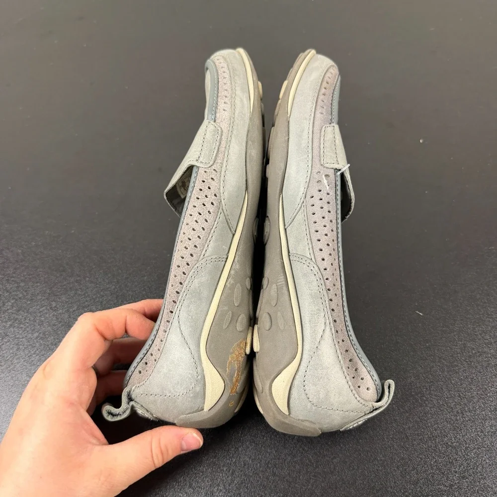 Merrell Wild Dove Flats Women's Sz 7 Gray Leather Comfort Casual Slip On Shoes